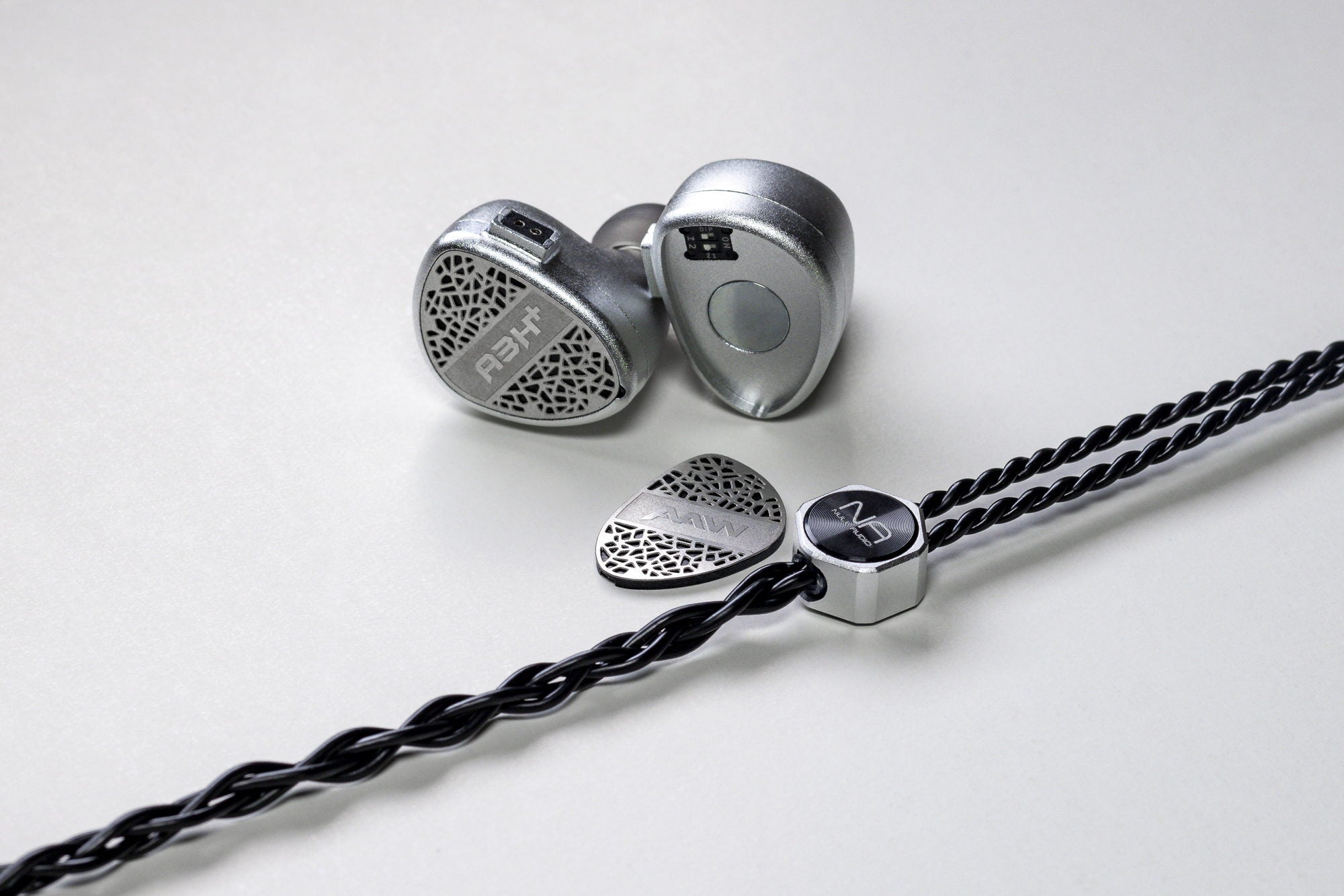 A3H+ LUX Custom In-Ear Monitor A3H+ LUX Custom In-Ear Monitor