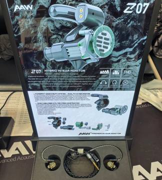 AAW Z07 show display with monitor and FitMorph information